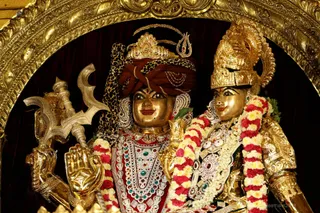 http://nithyananda.org/sites/default/files/photo-gallery/2018-10Oct-16-nithyananda-diary_bengaluru-aadheenam_uttamotama-seva_7T7A1310.JPG