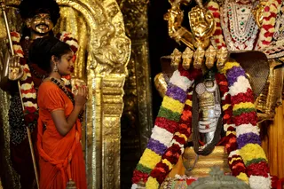 http://nithyananda.org/sites/default/files/photo-gallery/2018-10Oct-16-nithyananda-diary_bengaluru-aadheenam_uttamotama-seva_7T7A1311.JPG