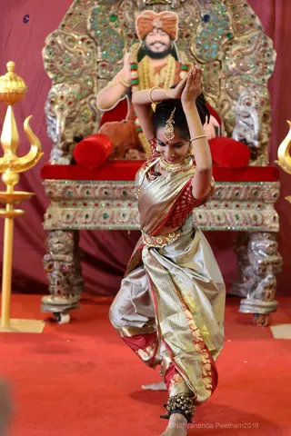 http://nithyananda.org/sites/default/files/photo-gallery/2018-10Oct-16-nithyananda-diary_bengaluru-aadheenam_uttamotama-seva_7T7A1562.JPG