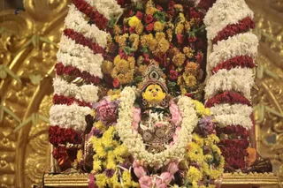 http://nithyananda.org/sites/default/files/photo-gallery/2018-10Oct-16-nithyananda-diary_bengaluru-aadheenam_uttamotama-seva_7T7A1584.JPG
