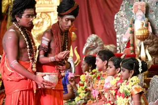 http://nithyananda.org/sites/default/files/photo-gallery/2018-10Oct-16-nithyananda-diary_bengaluru-aadheenam_uttamotama-seva_7T7A1616.JPG