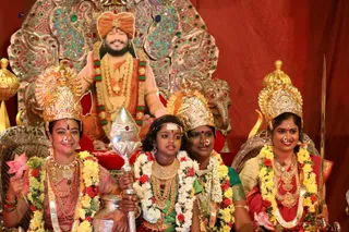 http://nithyananda.org/sites/default/files/photo-gallery/2018-10Oct-16-nithyananda-diary_bengaluru-aadheenam_uttamotama-seva_7T7A1757.JPG