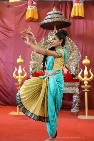 http://nithyananda.org/sites/default/files/photo-gallery/2018-10Oct-16-nithyananda-diary_bengaluru-aadheenam_uttamotama-seva_7T9A1378.JPG