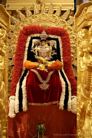 http://nithyananda.org/sites/default/files/photo-gallery/2018-10Oct-16-nithyananda-diary_bengaluru-aadheenam_uttamotama-seva_7T9A1463.JPG