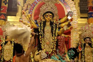 http://nithyananda.org/sites/default/files/photo-gallery/2018-10Oct-16-nithyananda-diary_bengaluru-aadheenam_uttamotama-seva_7T9A1517.JPG