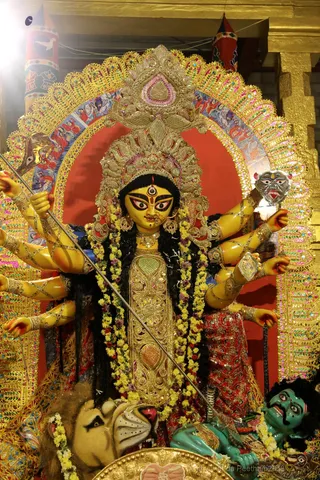 http://nithyananda.org/sites/default/files/photo-gallery/2018-10Oct-16-nithyananda-diary_bengaluru-aadheenam_uttamotama-seva_7T9A1526.JPG