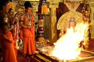 http://nithyananda.org/sites/default/files/photo-gallery/2018-10Oct-16-nithyananda-diary_bengaluru-aadheenam_uttamotama-seva_7T9A1711.JPG