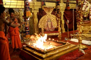 http://nithyananda.org/sites/default/files/photo-gallery/2018-10Oct-16-nithyananda-diary_bengaluru-aadheenam_uttamotama-seva_7T9A1719.JPG