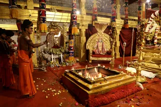 http://nithyananda.org/sites/default/files/photo-gallery/2018-10Oct-16-nithyananda-diary_bengaluru-aadheenam_uttamotama-seva_7T9A1742.JPG