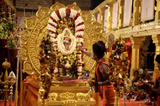 http://nithyananda.org/sites/default/files/photo-gallery/2018-10Oct-16-nithyananda-diary_bengaluru-aadheenam_uttamotama-seva_7T9A1746.JPG