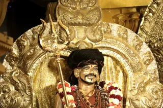 http://nithyananda.org/sites/default/files/photo-gallery/2018-10Oct-17-nithyananda-diary_bengaluru-aadheenam_uttamotama-seva_7T7A1860.JPG