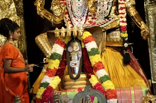 http://nithyananda.org/sites/default/files/photo-gallery/2018-10Oct-17-nithyananda-diary_bengaluru-aadheenam_uttamotama-seva_7T7A2038.JPG