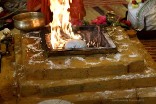 http://nithyananda.org/sites/default/files/photo-gallery/2018-10Oct-17-nithyananda-diary_bengaluru-aadheenam_uttamotama-seva_7T7A2052.JPG