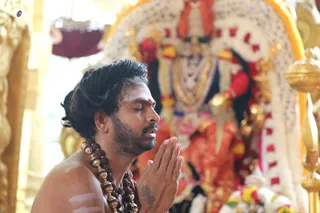 http://nithyananda.org/sites/default/files/photo-gallery/2018-10Oct-17-nithyananda-diary_bengaluru-aadheenam_uttamotama-seva_7T7A2108.JPG