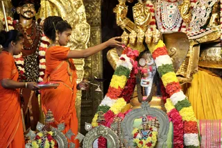 http://nithyananda.org/sites/default/files/photo-gallery/2018-10Oct-17-nithyananda-diary_bengaluru-aadheenam_uttamotama-seva_7T7A2153.JPG