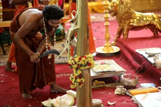 http://nithyananda.org/sites/default/files/photo-gallery/2018-10Oct-17-nithyananda-diary_bengaluru-aadheenam_uttamotama-seva_7T7A2240.JPG