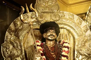http://nithyananda.org/sites/default/files/photo-gallery/2018-10Oct-17-nithyananda-diary_bengaluru-aadheenam_uttamotama-seva_7T7A2309.JPG