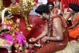 http://nithyananda.org/sites/default/files/photo-gallery/2018-10Oct-17-nithyananda-diary_bengaluru-aadheenam_uttamotama-seva_7T9A1900.JPG