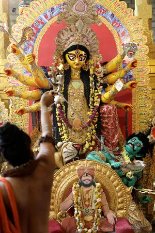 http://nithyananda.org/sites/default/files/photo-gallery/2018-10Oct-17-nithyananda-diary_bengaluru-aadheenam_uttamotama-seva_7T9A2229.JPG