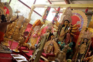http://nithyananda.org/sites/default/files/photo-gallery/2018-10Oct-17-nithyananda-diary_bengaluru-aadheenam_uttamotama-seva_7T9A2254.JPG