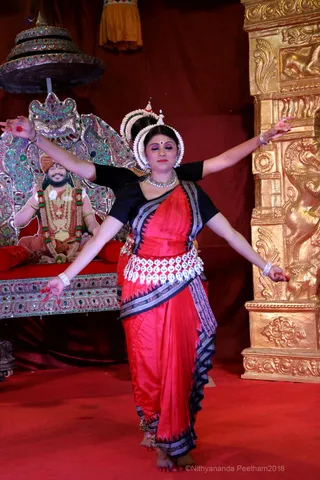 http://nithyananda.org/sites/default/files/photo-gallery/2018-10Oct-17-nithyananda-diary_bengaluru-aadheenam_uttamotama-seva_7T9A2349.JPG