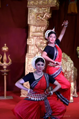 http://nithyananda.org/sites/default/files/photo-gallery/2018-10Oct-17-nithyananda-diary_bengaluru-aadheenam_uttamotama-seva_7T9A2352.JPG
