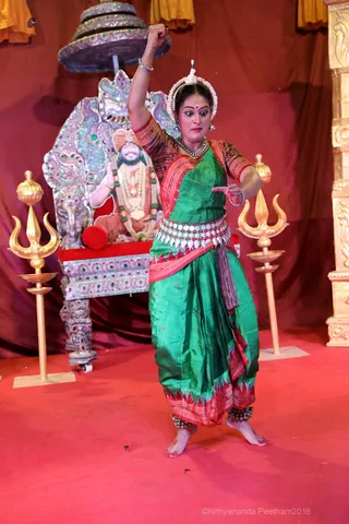 http://nithyananda.org/sites/default/files/photo-gallery/2018-10Oct-17-nithyananda-diary_bengaluru-aadheenam_uttamotama-seva_7T9A2508.JPG