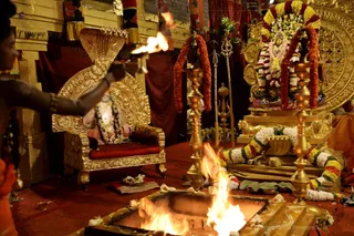 http://nithyananda.org/sites/default/files/photo-gallery/2018-10Oct-17-nithyananda-diary_bengaluru-aadheenam_uttamotama-seva_7T9A2619.JPG