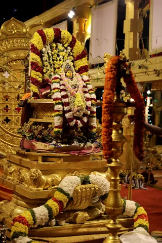 http://nithyananda.org/sites/default/files/photo-gallery/2018-10Oct-17-nithyananda-diary_bengaluru-aadheenam_uttamotama-seva_7T9A2662.JPG