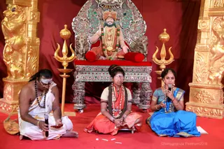 http://nithyananda.org/sites/default/files/photo-gallery/2018-10Oct-17-nithyananda-diary_bengaluru-aadheenam_uttamotama-seva_7T9A2700.JPG