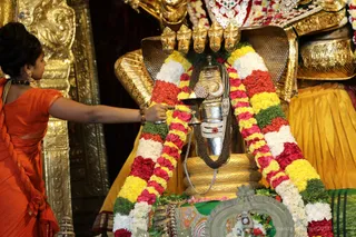 http://nithyananda.org/sites/default/files/photo-gallery/2018-10Oct-18-nithyananda-diary_bengaluru-aadheenam_uttamotama-seva_7T7A2725.JPG