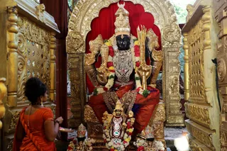 http://nithyananda.org/sites/default/files/photo-gallery/2018-10Oct-18-nithyananda-diary_bengaluru-aadheenam_uttamotama-seva_7T9A2932.JPG