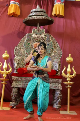 http://nithyananda.org/sites/default/files/photo-gallery/2018-10Oct-18-nithyananda-diary_bengaluru-aadheenam_uttamotama-seva_7T9A3019.JPG