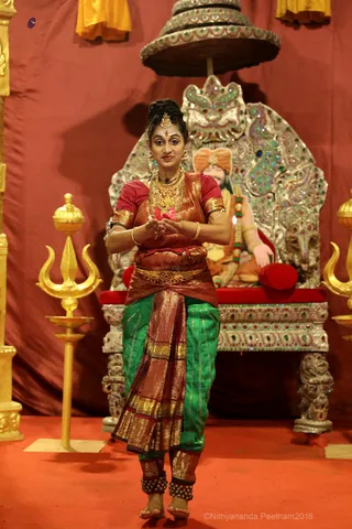 http://nithyananda.org/sites/default/files/photo-gallery/2018-10Oct-18-nithyananda-diary_bengaluru-aadheenam_uttamotama-seva_7T9A3052.JPG