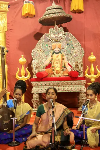 http://nithyananda.org/sites/default/files/photo-gallery/2018-10Oct-18-nithyananda-diary_bengaluru-aadheenam_uttamotama-seva_7T9A3078.JPG