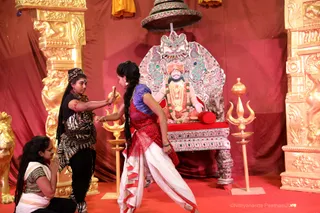 http://nithyananda.org/sites/default/files/photo-gallery/2018-10Oct-18-nithyananda-diary_bengaluru-aadheenam_uttamotama-seva_7T9A3119.JPG