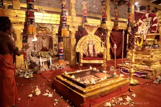 http://nithyananda.org/sites/default/files/photo-gallery/2018-10Oct-18-nithyananda-diary_bengaluru-aadheenam_uttamotama-seva_7T9A3221.JPG
