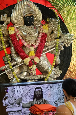 http://nithyananda.org/sites/default/files/photo-gallery/2018-10Oct-19-nithyananda-diary_bengaluru-aadheenam_uttamotama-seva_7T7A3416.JPG