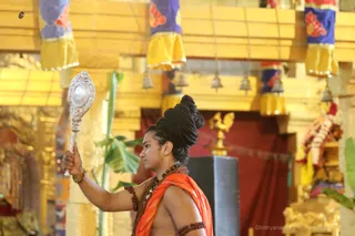 http://nithyananda.org/sites/default/files/photo-gallery/2018-10Oct-19-nithyananda-diary_bengaluru-aadheenam_uttamotama-seva_7T7A3447.JPG