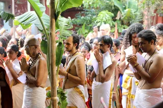 http://nithyananda.org/sites/default/files/photo-gallery/2018-10Oct-19-nithyananda-diary_bengaluru-aadheenam_uttamotama-seva_7T9A3382.JPG