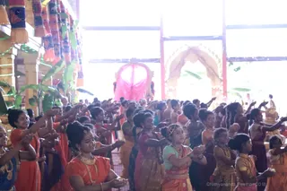 http://nithyananda.org/sites/default/files/photo-gallery/2018-10Oct-19-nithyananda-diary_bengaluru-aadheenam_uttamotama-seva_7T9A3499.JPG