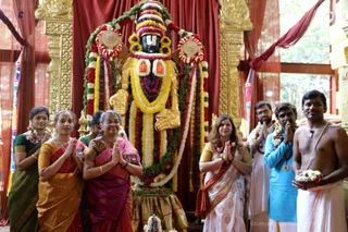 http://nithyananda.org/sites/default/files/photo-gallery/2018-10Oct-19-nithyananda-diary_bengaluru-aadheenam_uttamotama-seva_7T9A3508.JPG