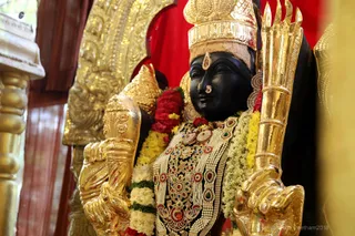 http://nithyananda.org/sites/default/files/photo-gallery/2018-10Oct-19-nithyananda-diary_bengaluru-aadheenam_uttamotama-seva_7T9A3546.JPG