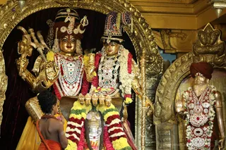 http://nithyananda.org/sites/default/files/photo-gallery/2018-10Oct-20-nithyananda-diary_bengaluru-aadheenam_uttamotama-seva_7T7A3631.JPG