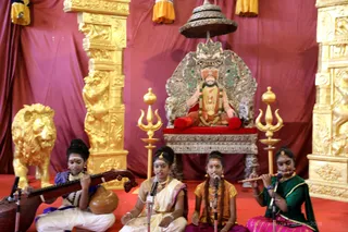 http://nithyananda.org/sites/default/files/photo-gallery/2018-10Oct-20-nithyananda-diary_bengaluru-aadheenam_uttamotama-seva_7T9A3641.JPG