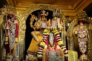http://nithyananda.org/sites/default/files/photo-gallery/2018-10Oct-20-nithyananda-diary_bengaluru-aadheenam_uttamotama-seva_7T9A3648.JPG