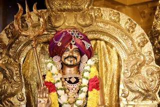 http://nithyananda.org/sites/default/files/photo-gallery/2018-10Oct-21-nithyananda-diary_bengaluru-aadheenam_uttamotama-seva_7T7A3708.JPG