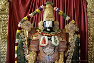 http://nithyananda.org/sites/default/files/photo-gallery/2018-10Oct-21-nithyananda-diary_bengaluru-aadheenam_uttamotama-seva_7T7A3749.JPG