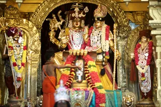 http://nithyananda.org/sites/default/files/photo-gallery/2018-10Oct-21-nithyananda-diary_bengaluru-aadheenam_uttamotama-seva_7T7A3847.JPG