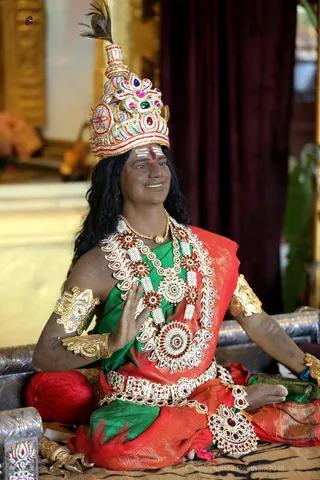 http://nithyananda.org/sites/default/files/photo-gallery/2018-10Oct-22-nithyananda-diary_bengaluru-aadheenam_uttamotama-seva_7T7A5538.JPG